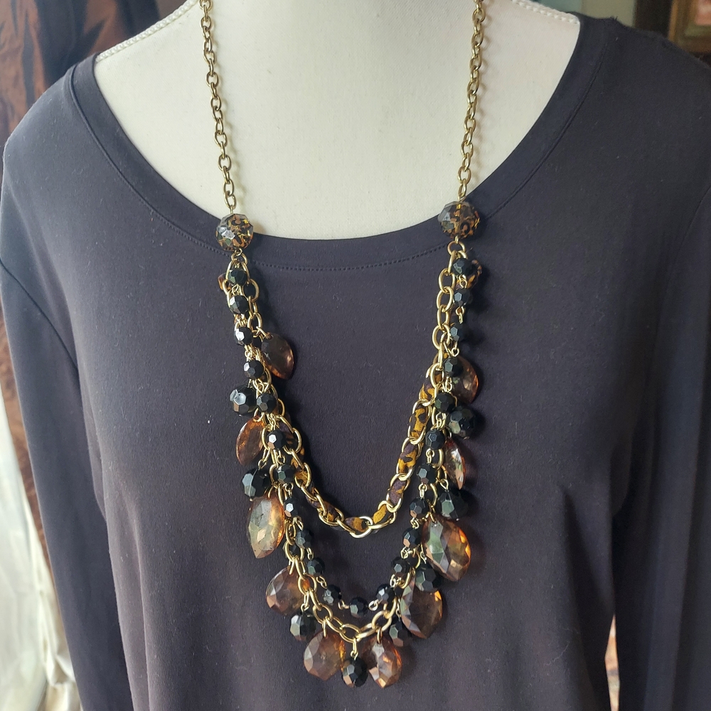 Elegant Gold and Black Layered Necklace